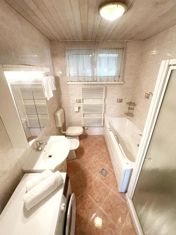 Papas Apartment 勒什 外观 照片