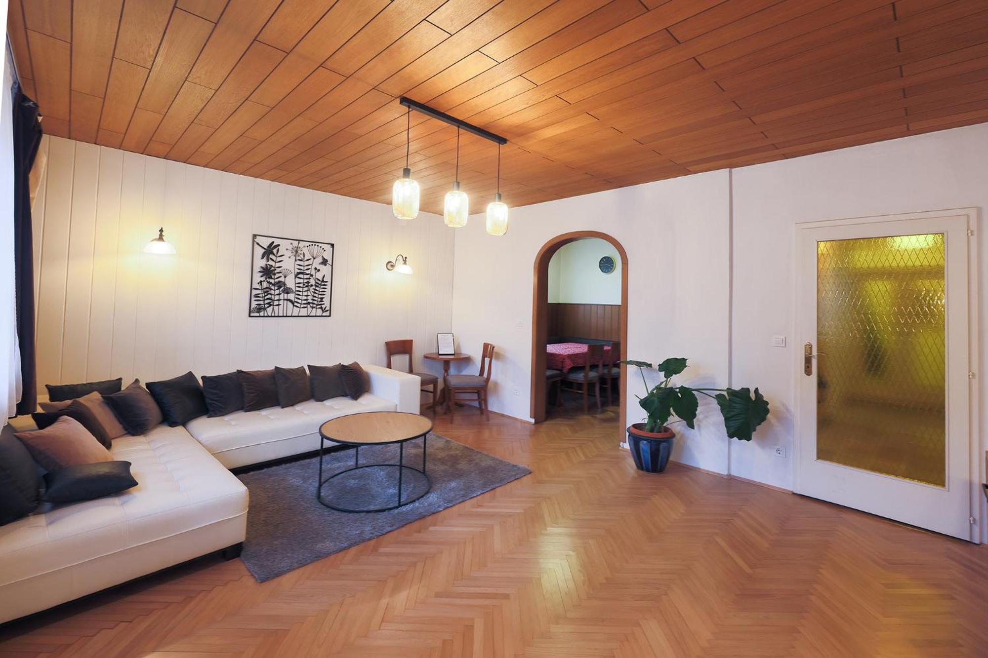 Papas Apartment 勒什 外观 照片