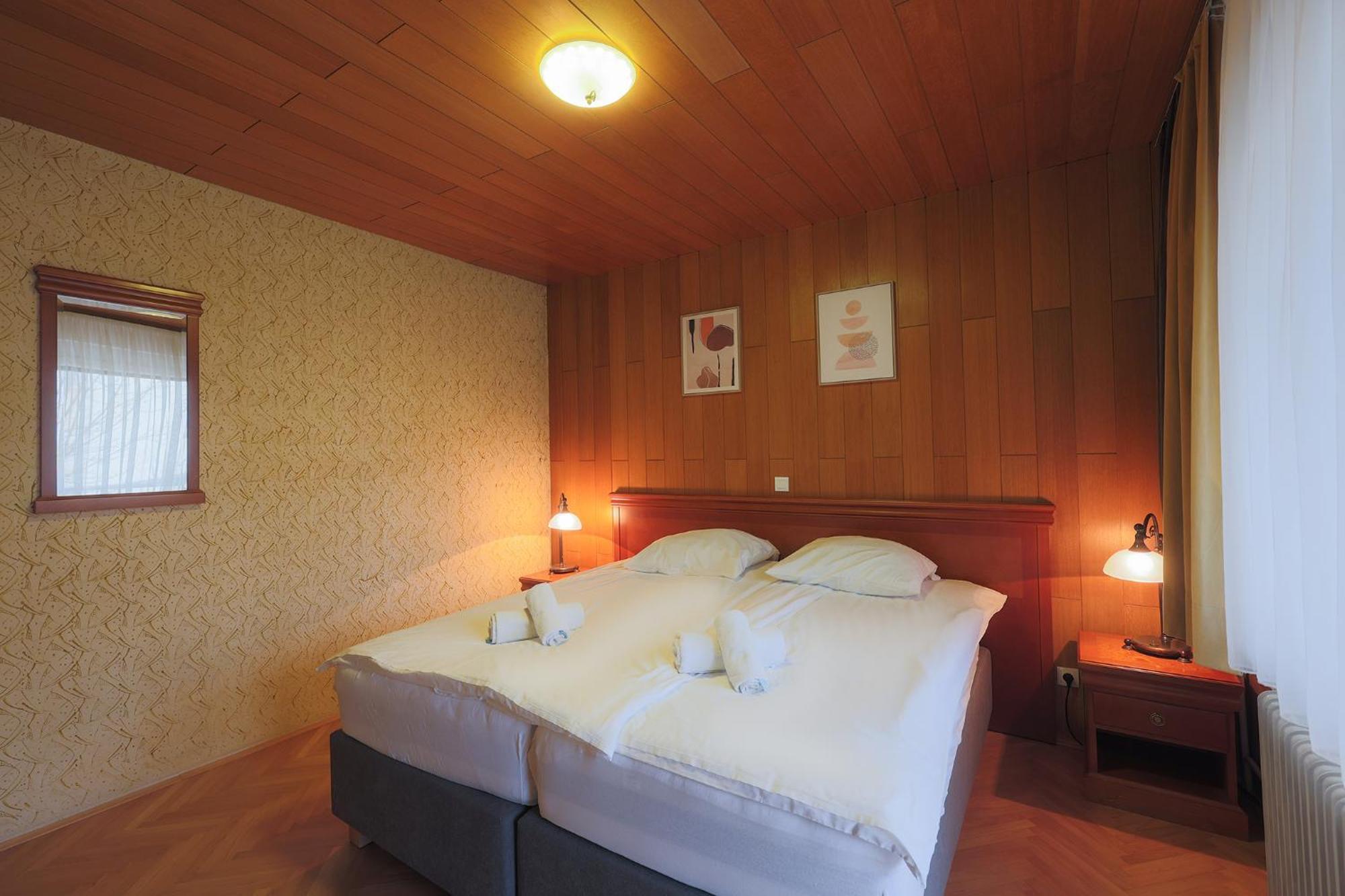 Papas Apartment 勒什 外观 照片