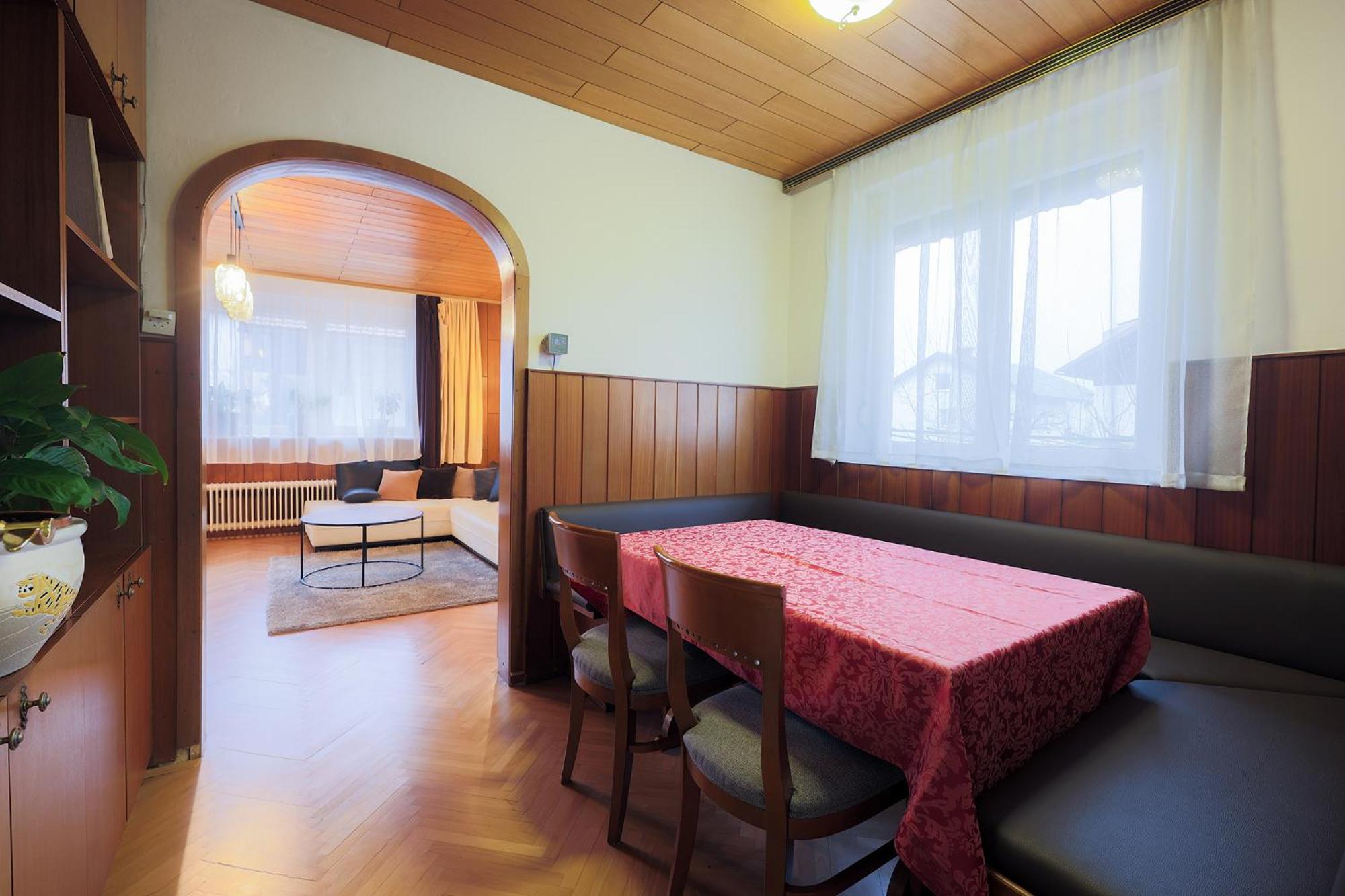 Papas Apartment 勒什 外观 照片