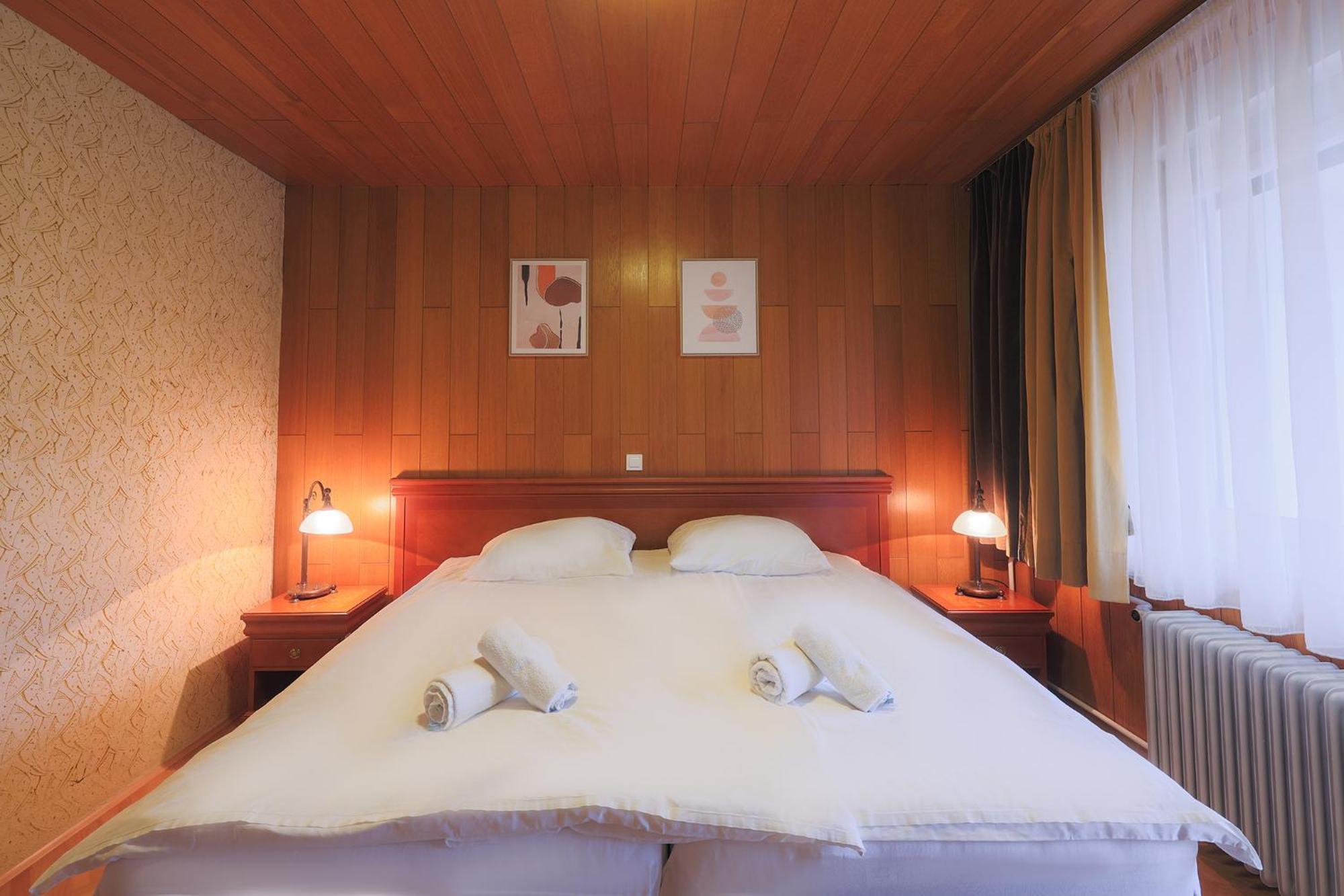 Papas Apartment 勒什 外观 照片