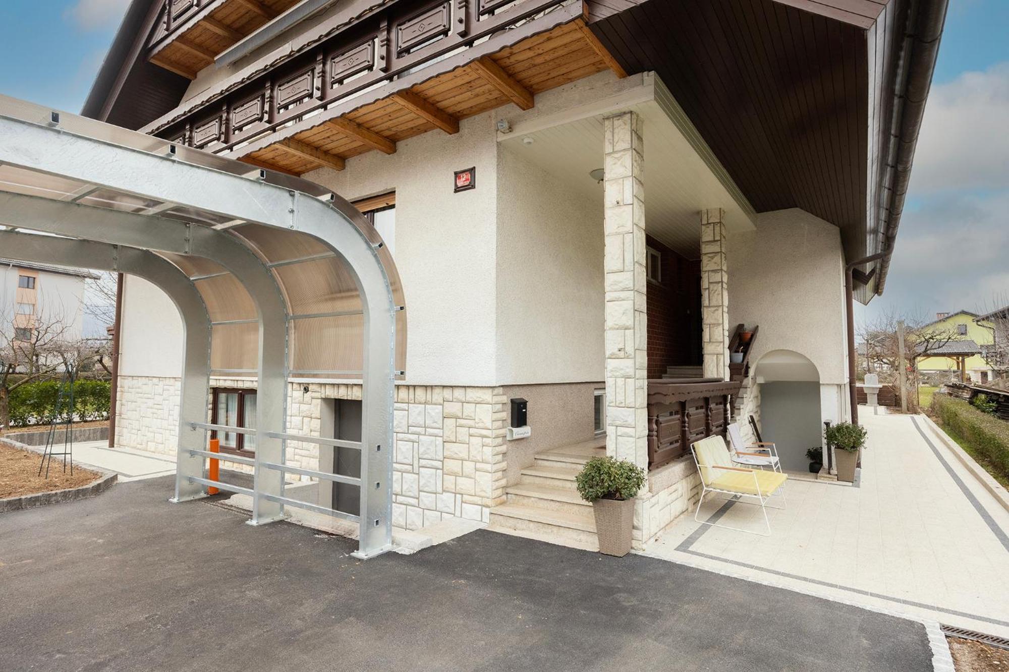 Papas Apartment 勒什 外观 照片