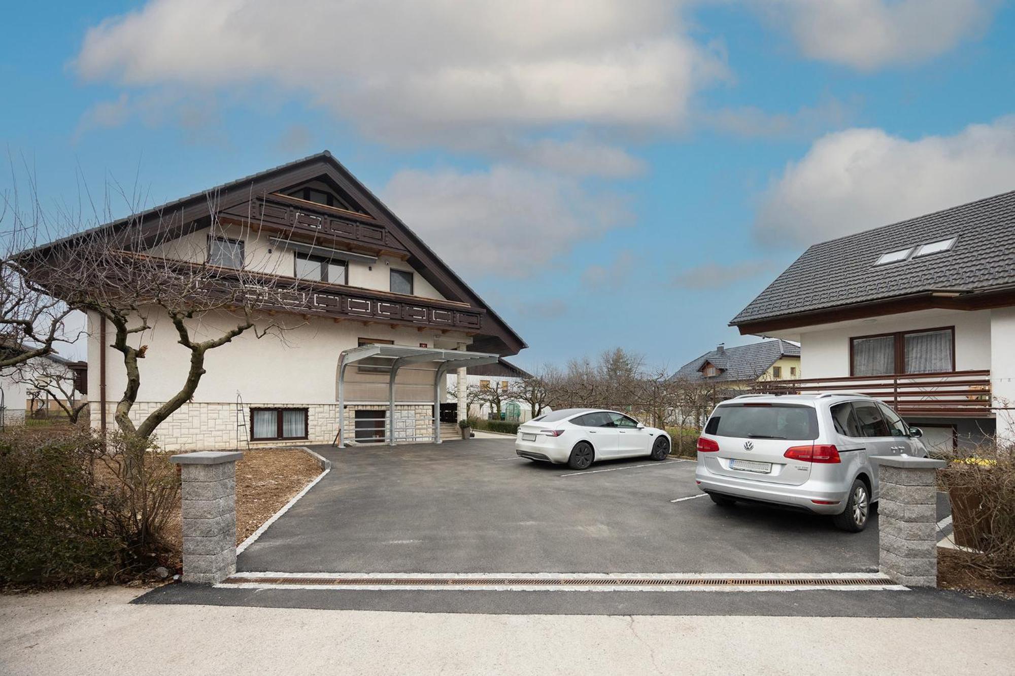 Papas Apartment 勒什 外观 照片