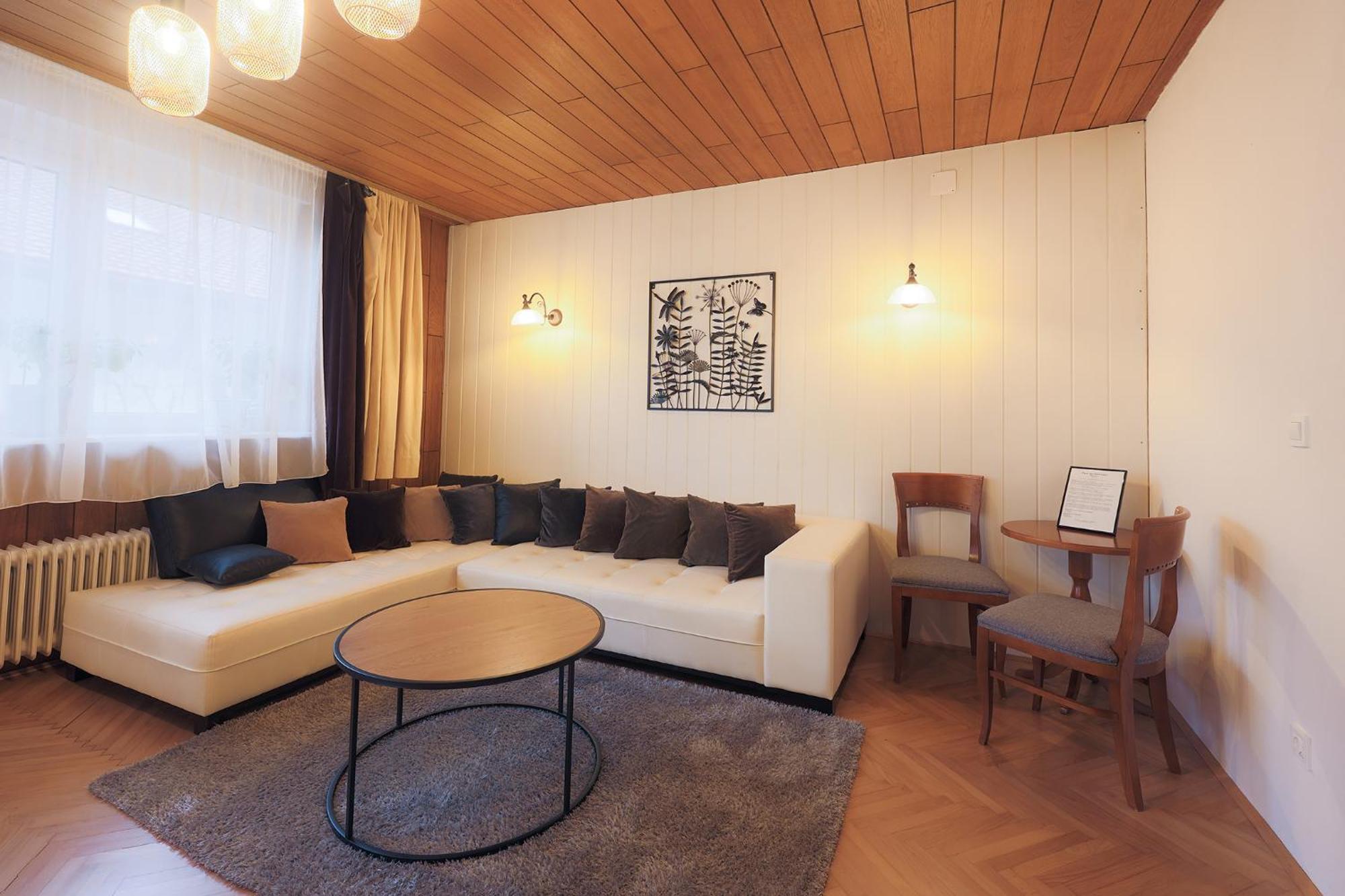 Papas Apartment 勒什 外观 照片